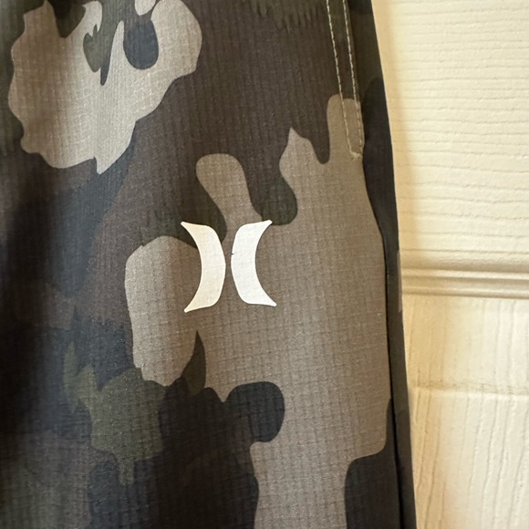 Boys size L Hurley pants, camo, elastic at ankles. Never worn. - Picture 3 of 7